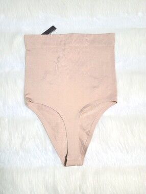 SKIMS Seamless Sculpt Mid Waist Thong Clay Women Small NEW